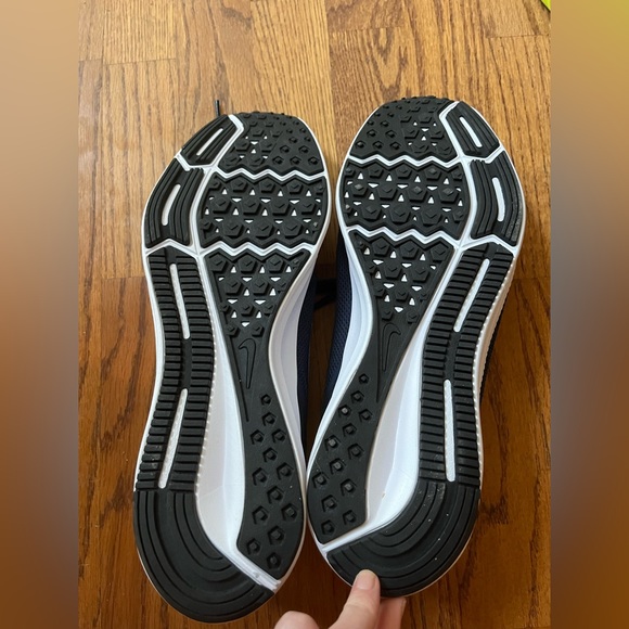 Nike Running Shoes - Picture 6 of 7